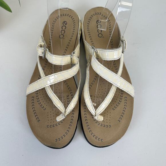 Ecco Living Cream Croc Embossed Patent Sandal Comfort Shoe EU 39 US 8-8.5 - Picture 3 of 9